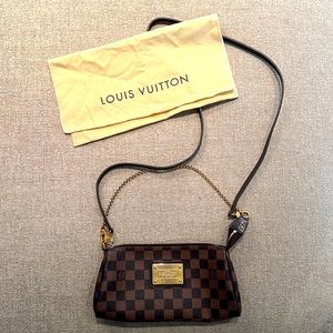 Louis Vuitton Inventeur Shoulder Bag. AA0194.  Amazing condition.